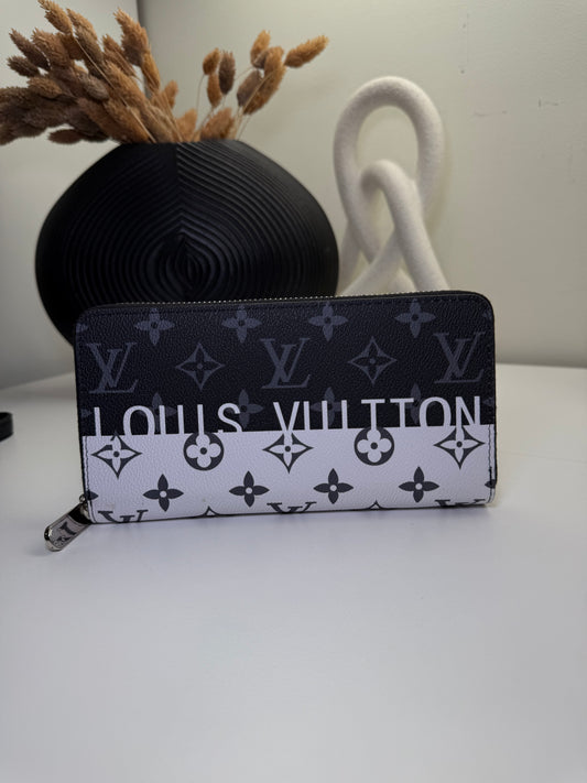 Chic Two-Tone Design Wallet