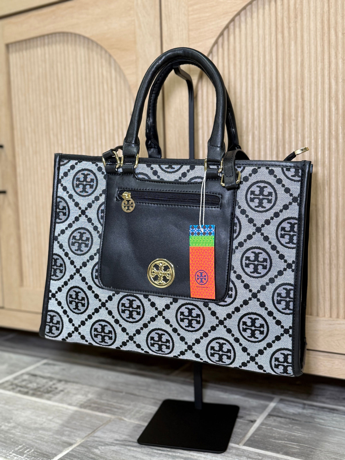 Sophisticated Patterned Carryall Bag