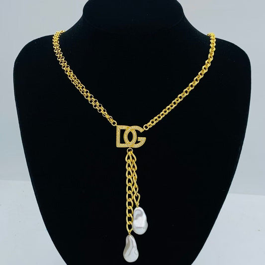Luxe Gold Chain & Baroque Pearl Pendant Necklace
