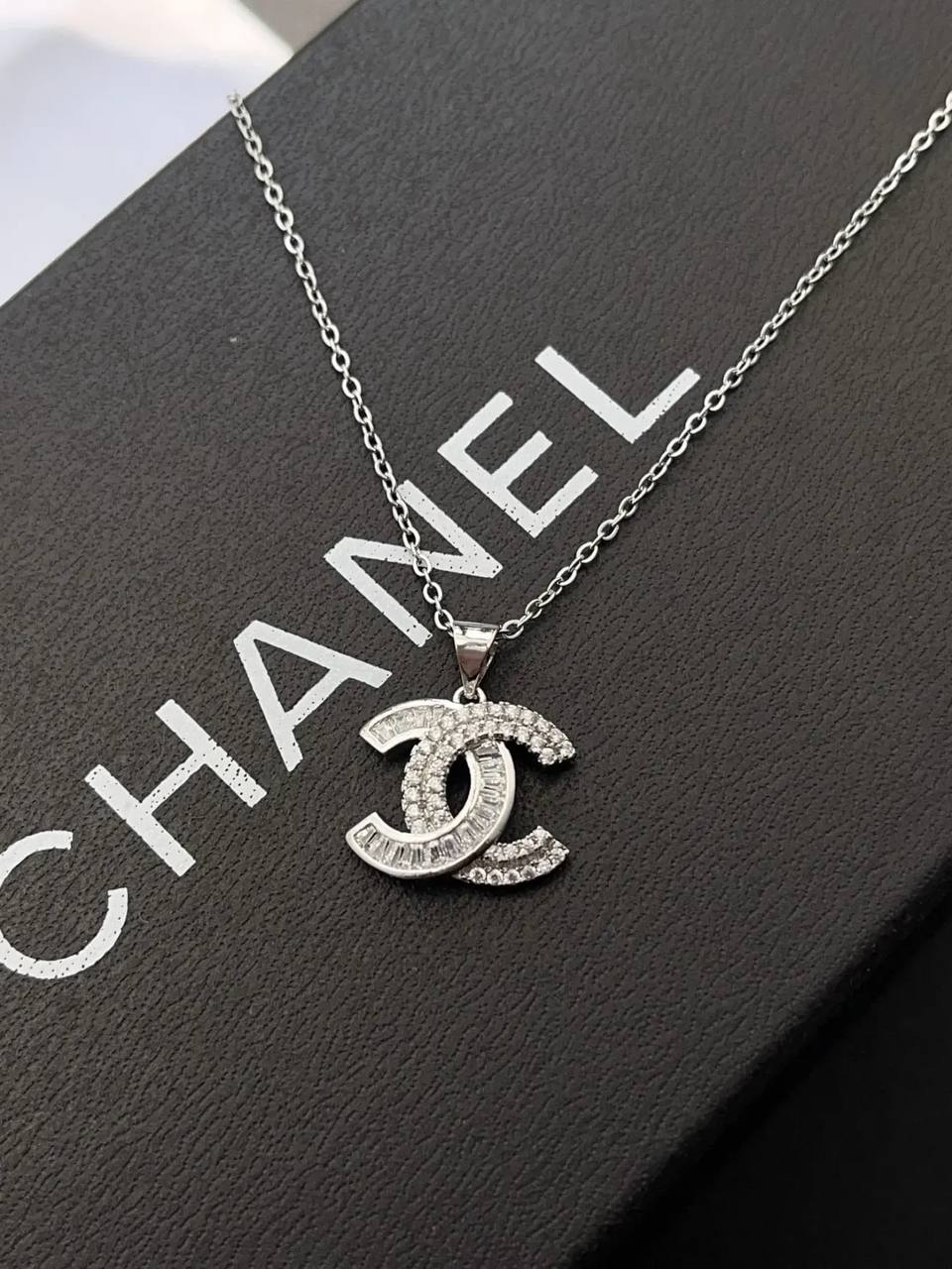Brilliant Interlocked Design Pendant on Fine Gold Chain