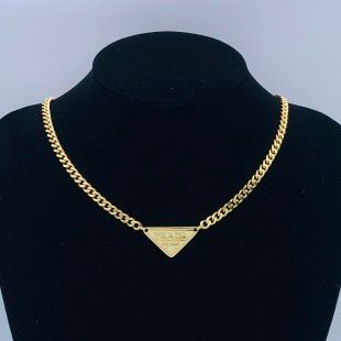 Bold Curb Chain Choker with Inverted Triangle Accent
